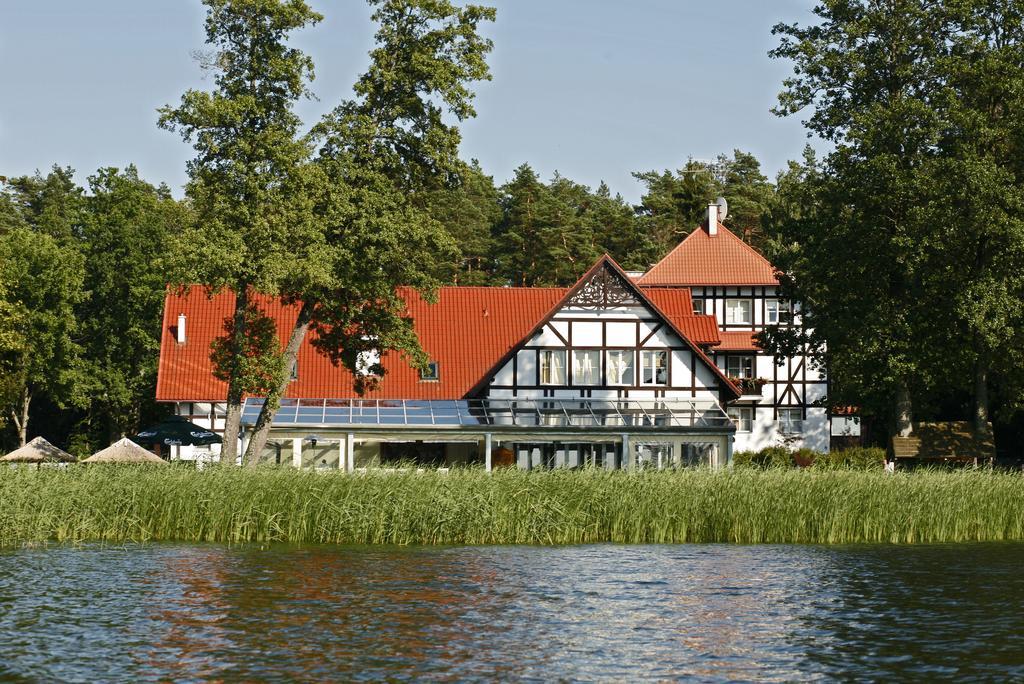 Jablon Lake Resort Pisz Exterior photo
